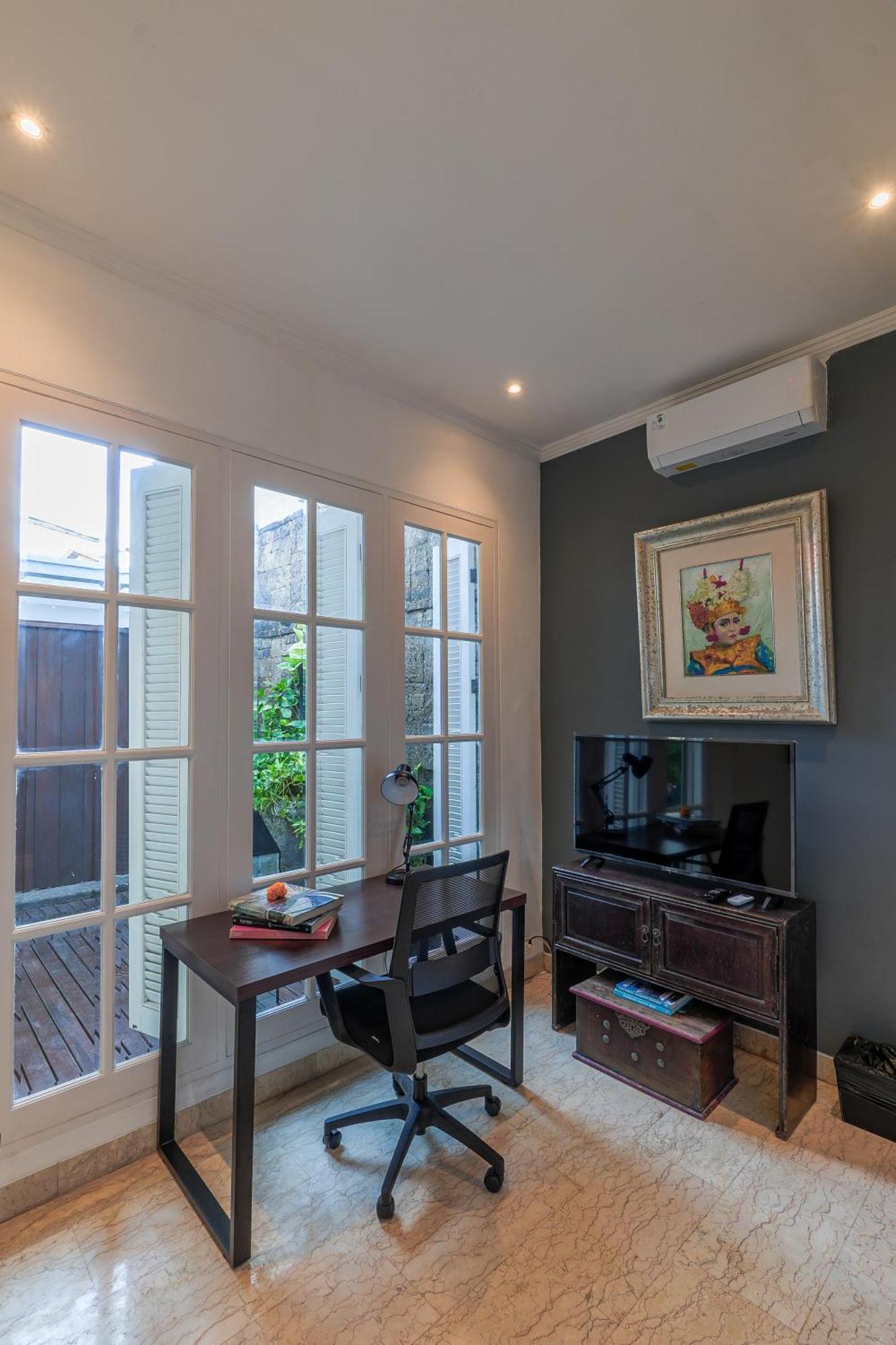 Mosan House - Unique Art-Filled Gem In Perfect Location A Short Walk From The Beach Or Seminyak Square Including Ac Office For Remote Working ภายนอก รูปภาพ