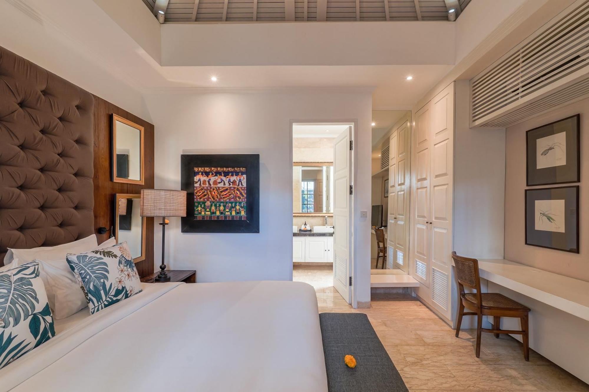 Mosan House - Unique Art-Filled Gem In Perfect Location A Short Walk From The Beach Or Seminyak Square Including Ac Office For Remote Working ภายนอก รูปภาพ