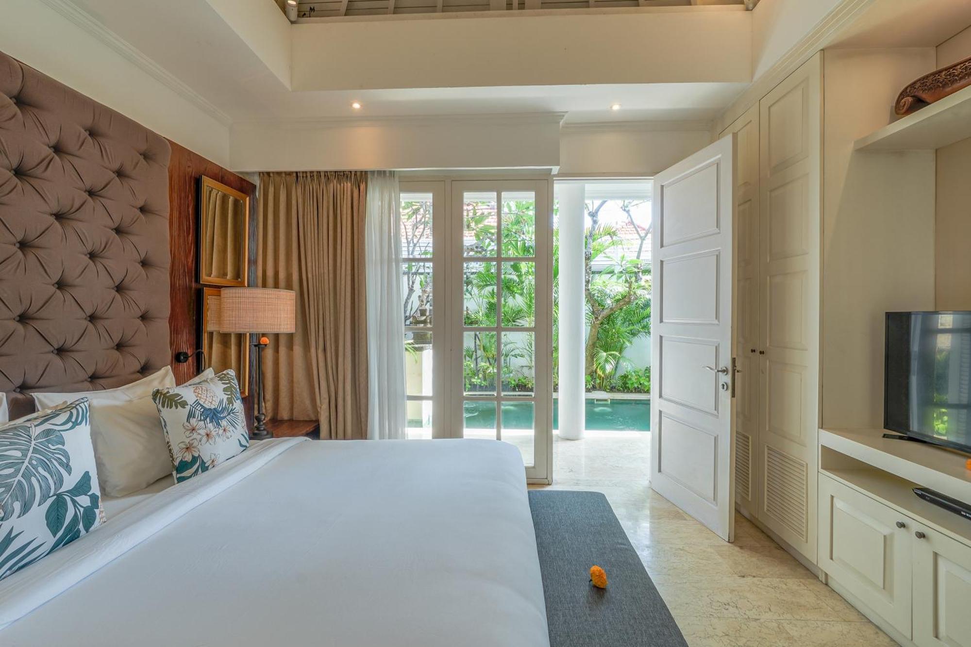 Mosan House - Unique Art-Filled Gem In Perfect Location A Short Walk From The Beach Or Seminyak Square Including Ac Office For Remote Working ภายนอก รูปภาพ