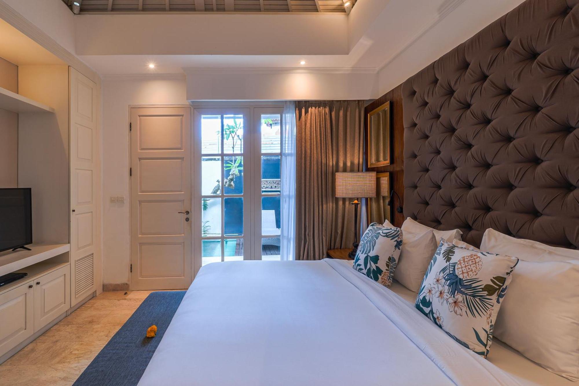 Mosan House - Unique Art-Filled Gem In Perfect Location A Short Walk From The Beach Or Seminyak Square Including Ac Office For Remote Working ภายนอก รูปภาพ