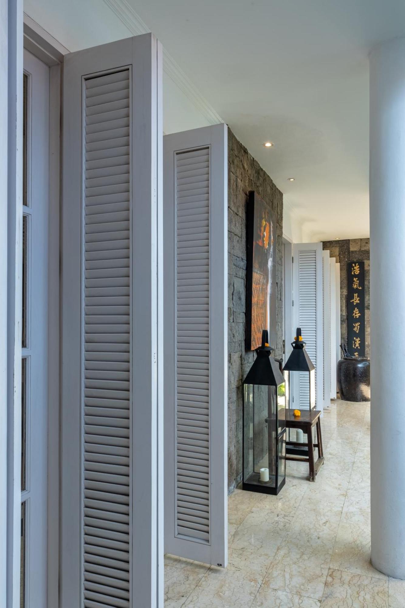 Mosan House - Unique Art-Filled Gem In Perfect Location A Short Walk From The Beach Or Seminyak Square Including Ac Office For Remote Working ภายนอก รูปภาพ