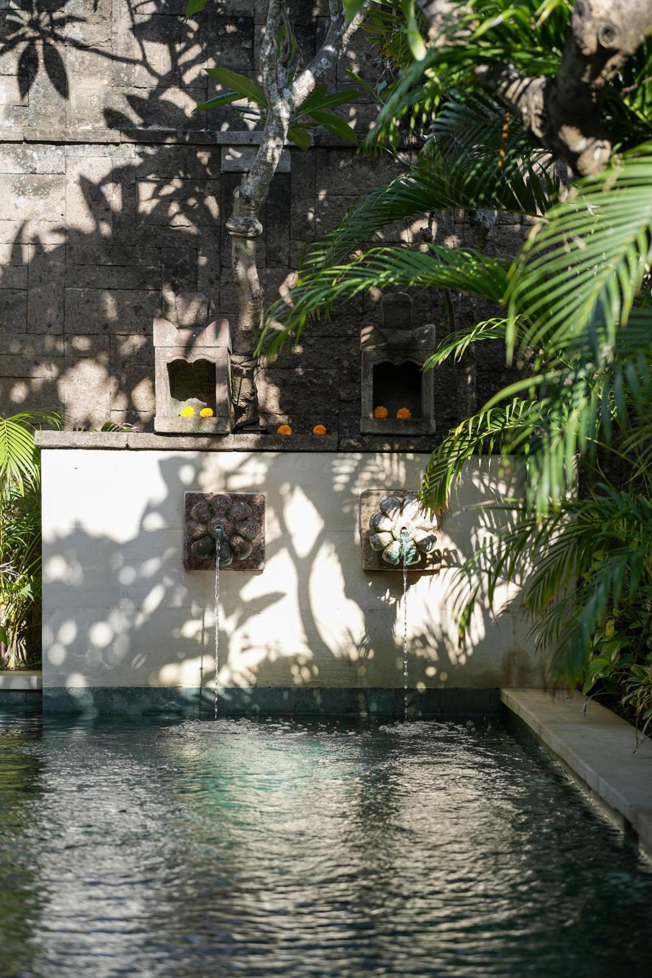 Mosan House - Unique Art-Filled Gem In Perfect Location A Short Walk From The Beach Or Seminyak Square Including Ac Office For Remote Working ภายนอก รูปภาพ